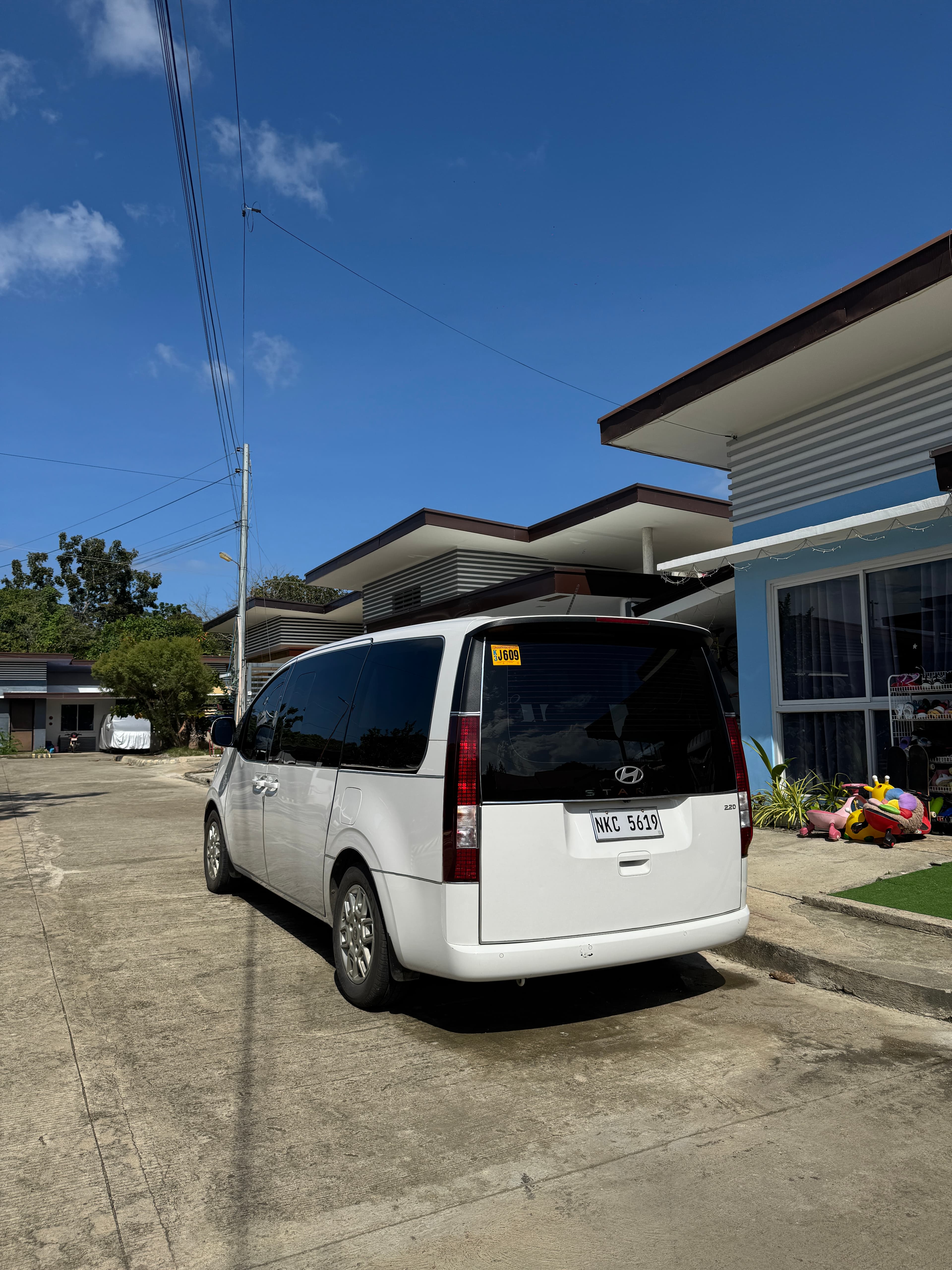 Luxury van rental Palawan - 2024 Hyundai Staria El Nido Puerto Princesa transfer service